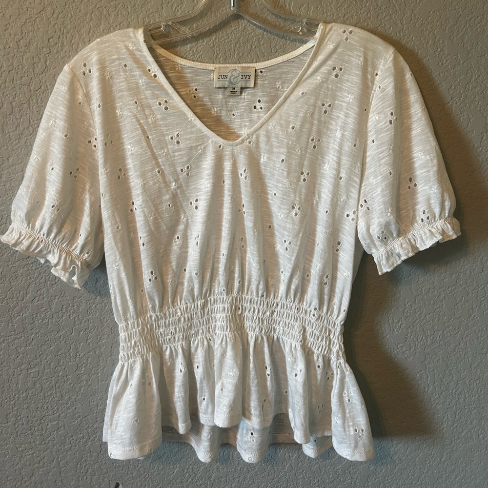 Jun & Ivy White Floral Top